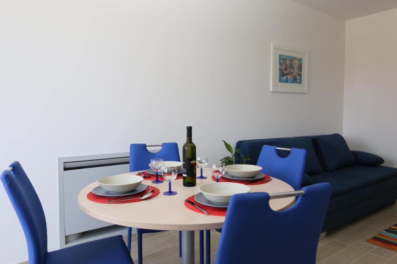 סולינה Apartments Sucic Iva I Tea מראה חיצוני תמונה