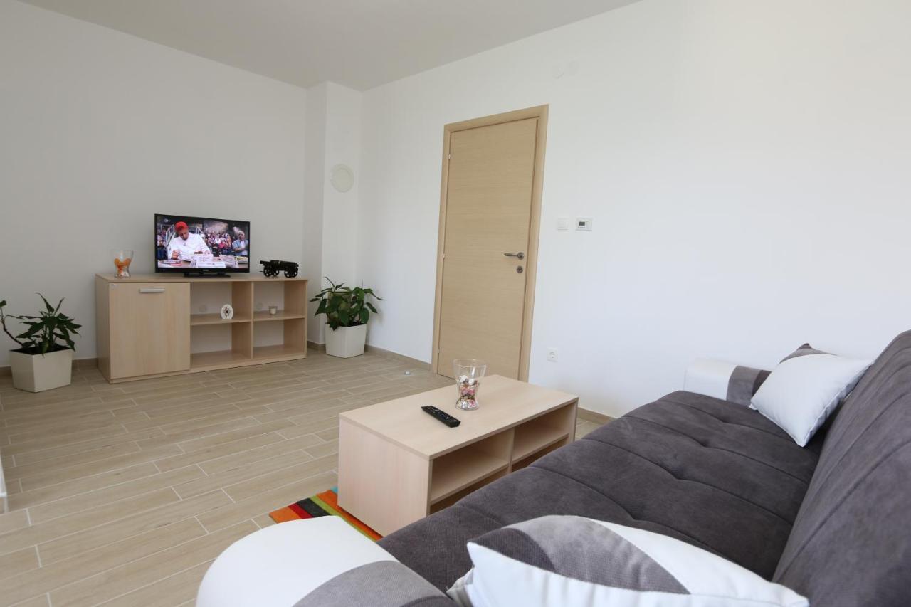 סולינה Apartments Sucic Iva I Tea מראה חיצוני תמונה