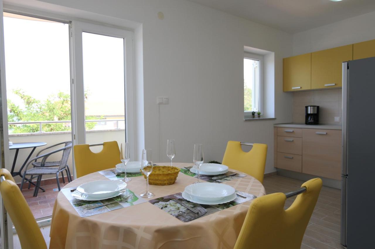 סולינה Apartments Sucic Iva I Tea מראה חיצוני תמונה