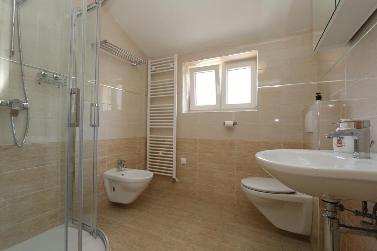 סולינה Apartments Sucic Iva I Tea מראה חיצוני תמונה