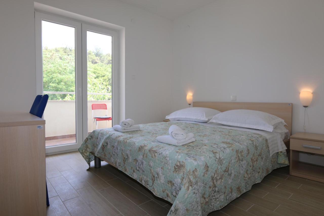 סולינה Apartments Sucic Iva I Tea מראה חיצוני תמונה